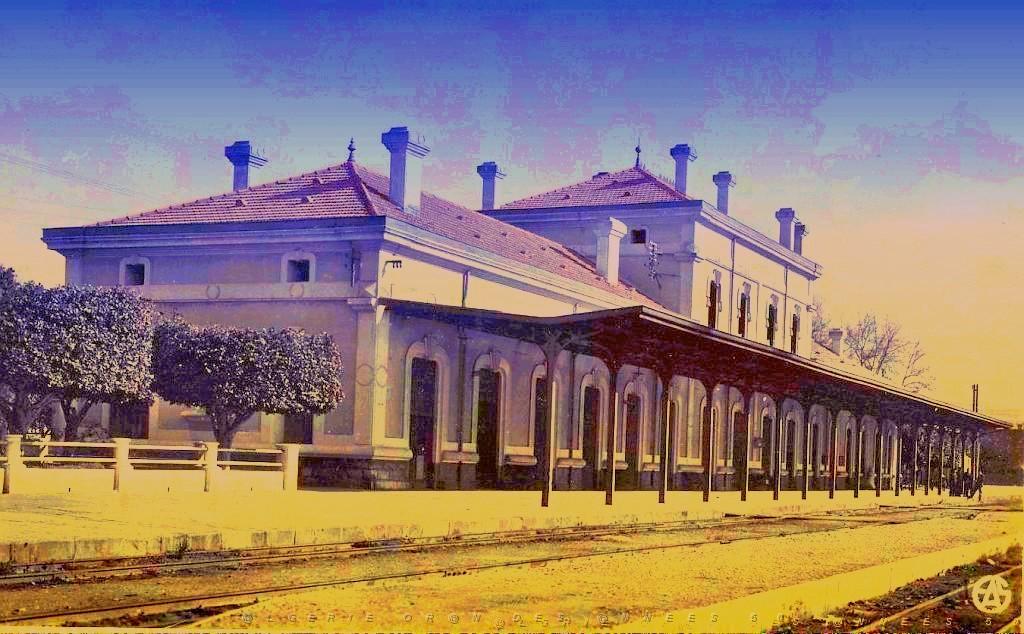 PERREGAUX 04  GARE.jpg